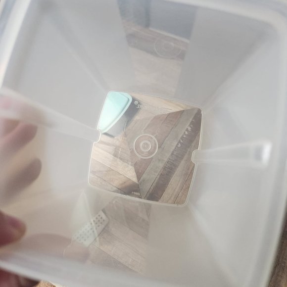 Tupperware 8 1/2 " tall Pick-A-Deli Pickle Keeper Aqua Mint Lid Insert 3 pc - Picture 2 of 6